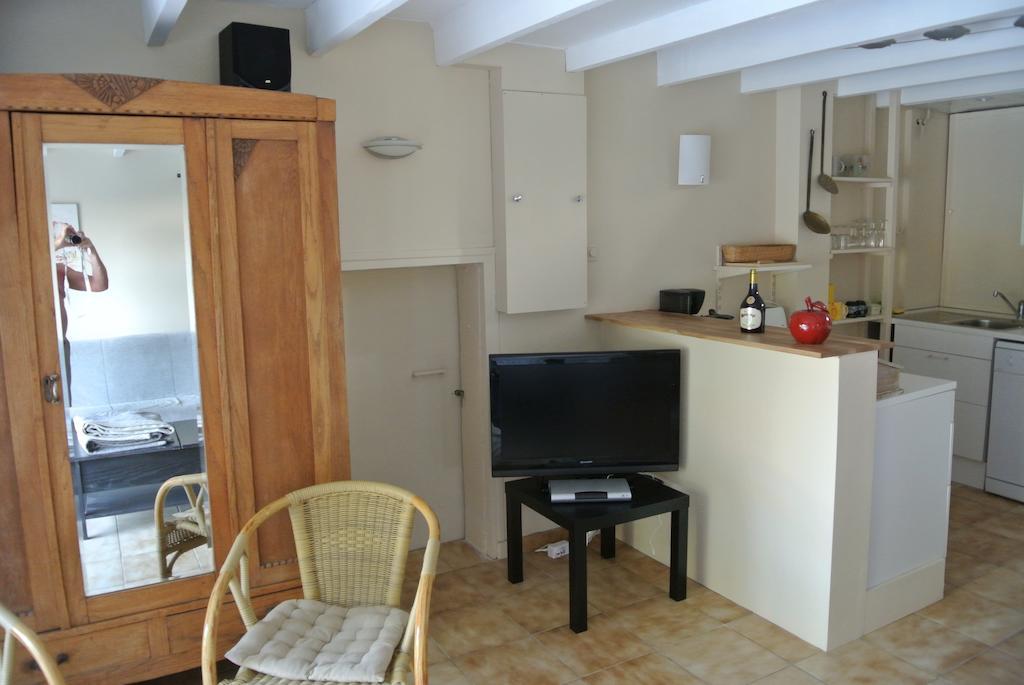 En Avignon 30133 Les Angles Appartement Les Angles  Kamer foto